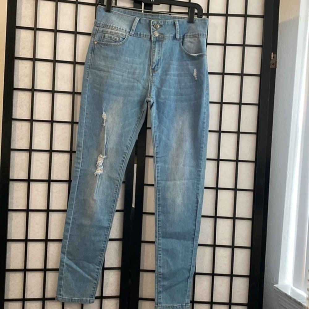 Roaming Soul Butt lift jeans NWOT